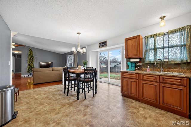 214 Universal Drive, St Peters, MO 63376