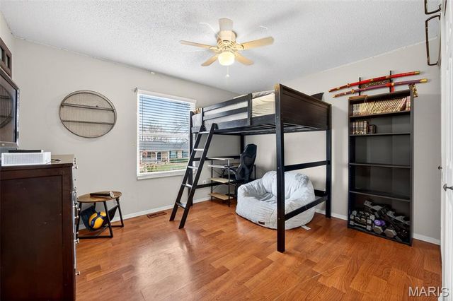 214 Universal Drive, St Peters, MO 63376