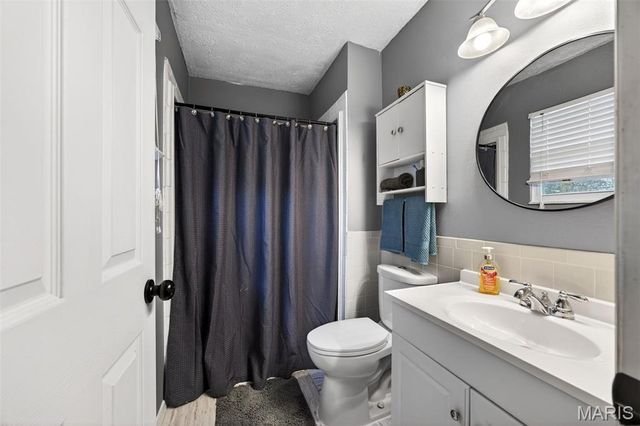 214 Universal Drive, St Peters, MO 63376