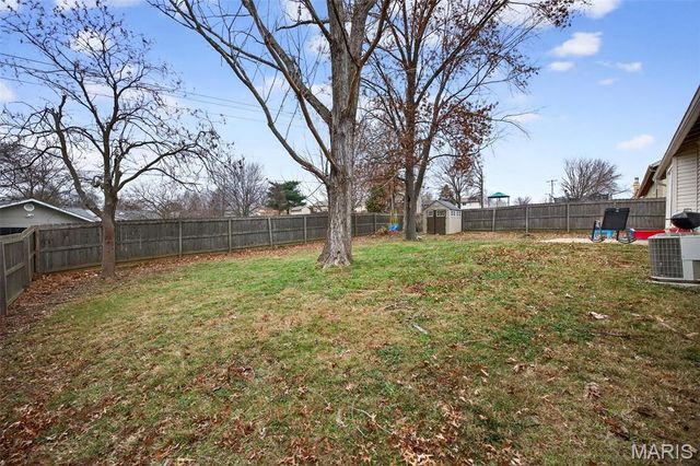 214 Universal Drive, St Peters, MO 63376