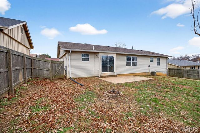 214 Universal Drive, St Peters, MO 63376