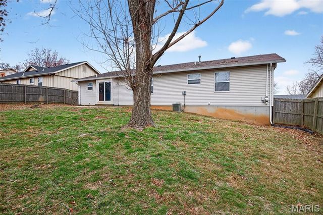 214 Universal Drive, St Peters, MO 63376