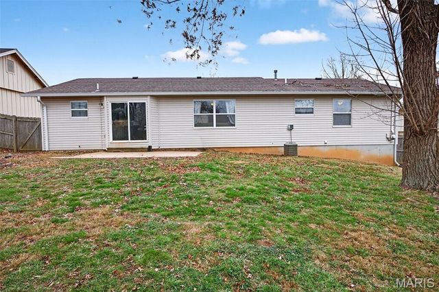 214 Universal Drive, St Peters, MO 63376