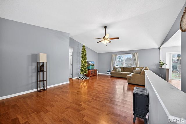 214 Universal Drive, St Peters, MO 63376