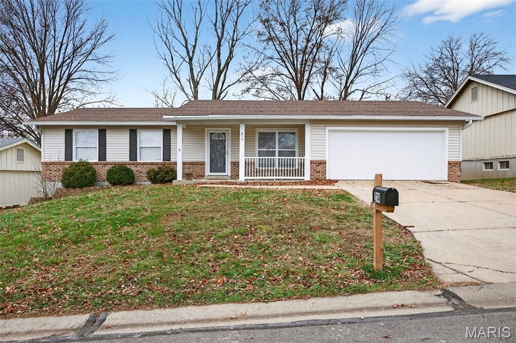214 Universal Drive, St Peters, MO 63376