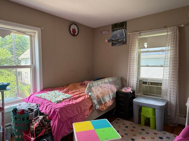16 Brown Avenue, Windsor, CT 06095
