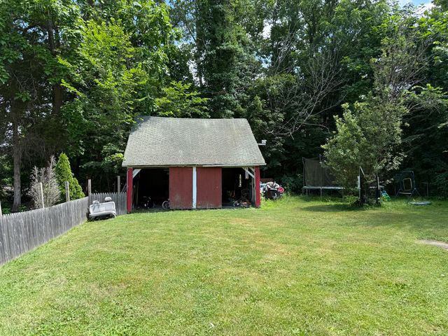16 Brown Avenue, Windsor, CT 06095