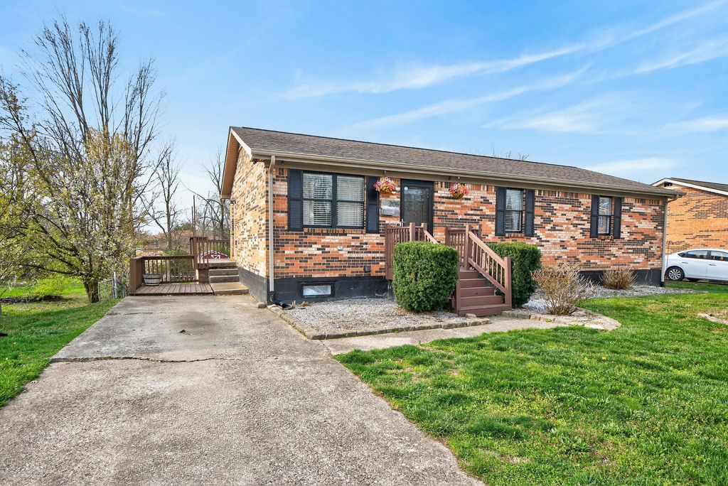 205 Laurel Lane, Nicholasville, KY 40356