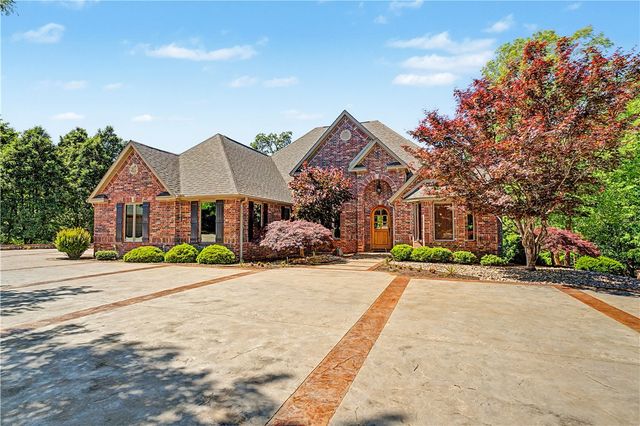 34 Kinloch Drive, Bella Vista, AR 72715