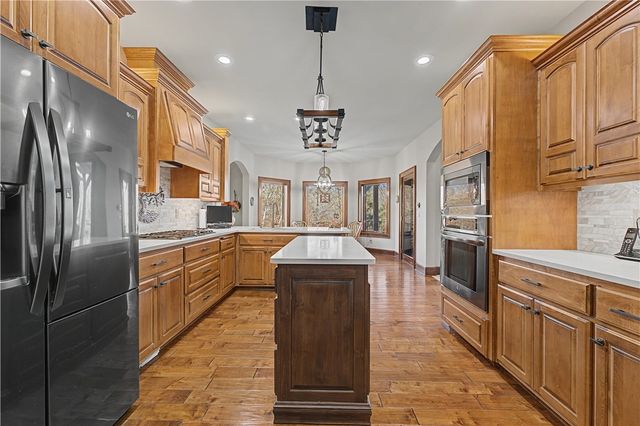 34 Kinloch Drive, Bella Vista, AR 72715