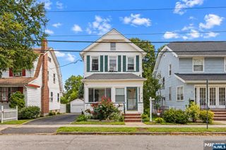 35 Clinton Street, Bloomfield, NJ 07003