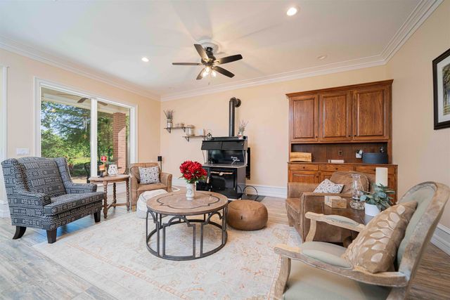 636 CR 3330, Omaha, TX 75571