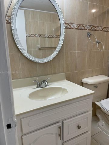 920 NE 199th St 309-3J, Miami, FL 33179