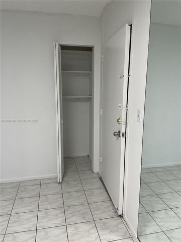 920 NE 199th St 309-3J, Miami, FL 33179