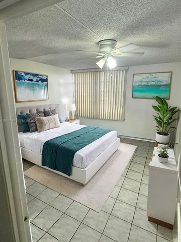 920 NE 199th St 309-3J, Miami, FL 33179