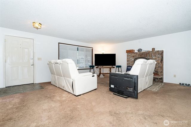 2119 SW Olympic Drive, Chehalis, WA 98532