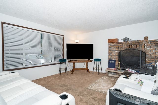 2119 SW Olympic Drive, Chehalis, WA 98532