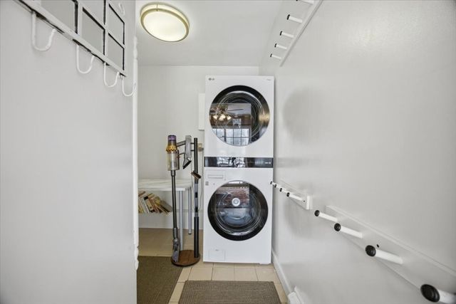 19 Crapo St, Taunton, MA 02780