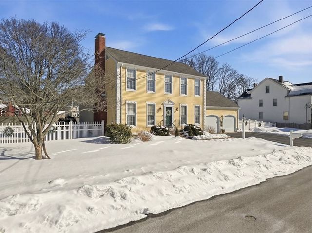 19 Crapo St, Taunton, MA 02780