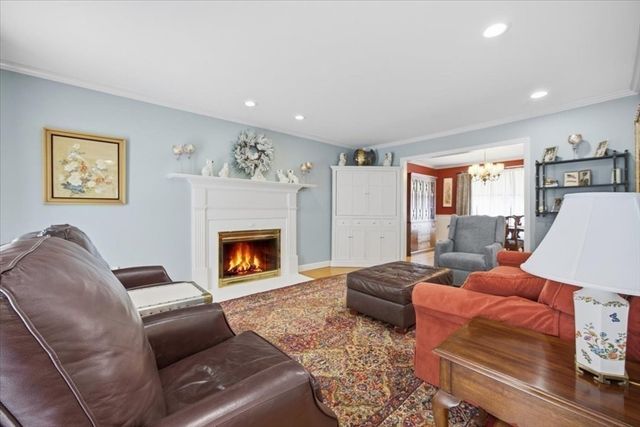 19 Crapo St, Taunton, MA 02780