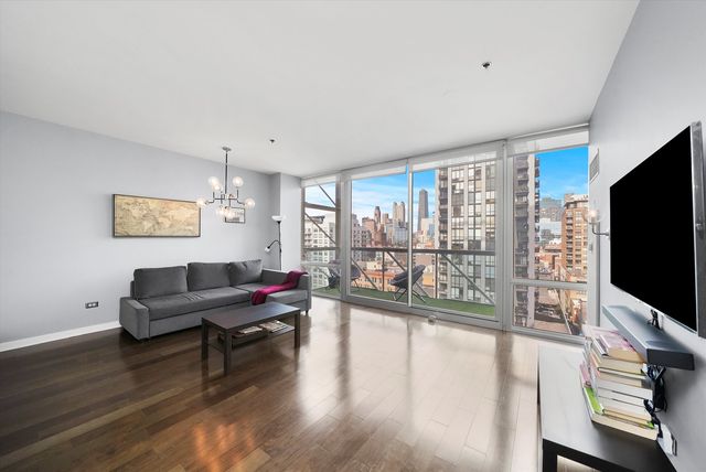 653 N Kingsbury Street 1207, Chicago, IL 60654