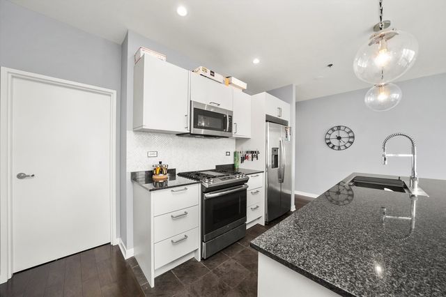 653 N Kingsbury Street 1207, Chicago, IL 60654