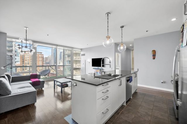 653 N Kingsbury Street 1207, Chicago, IL 60654
