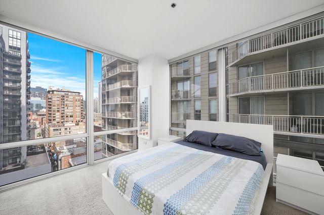 653 N Kingsbury Street 1207, Chicago, IL 60654