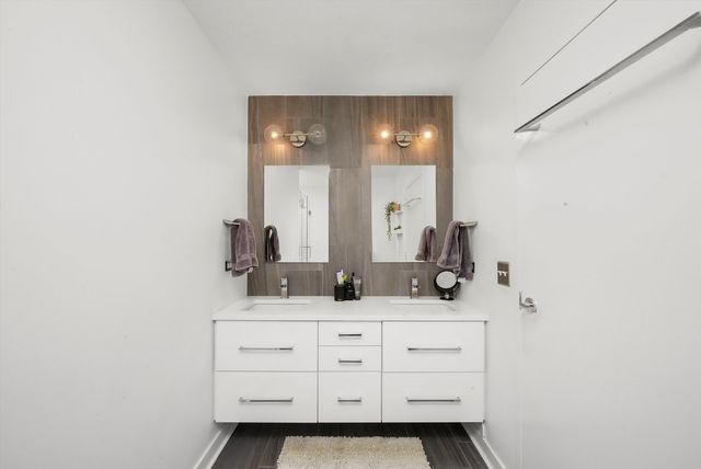 653 N Kingsbury Street 1207, Chicago, IL 60654