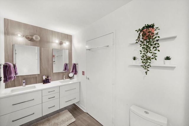 653 N Kingsbury Street 1207, Chicago, IL 60654