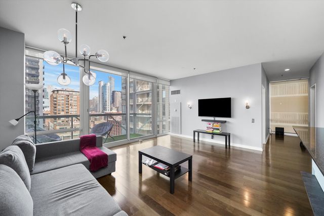653 N Kingsbury Street 1207, Chicago, IL 60654