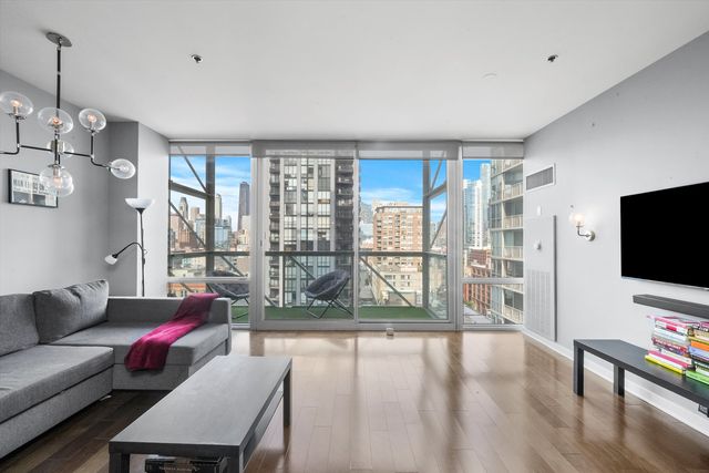 653 N Kingsbury Street 1207, Chicago, IL 60654