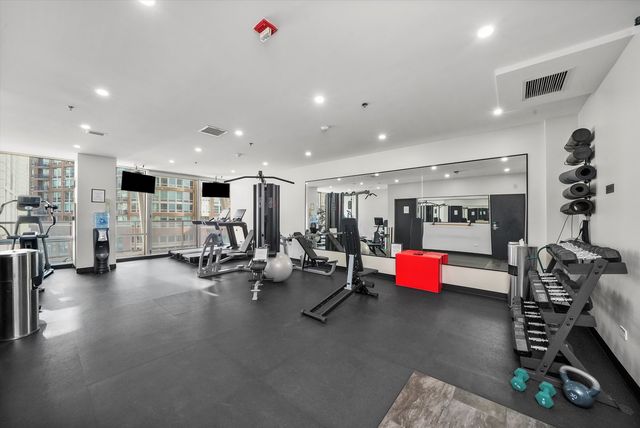 653 N Kingsbury Street 1207, Chicago, IL 60654