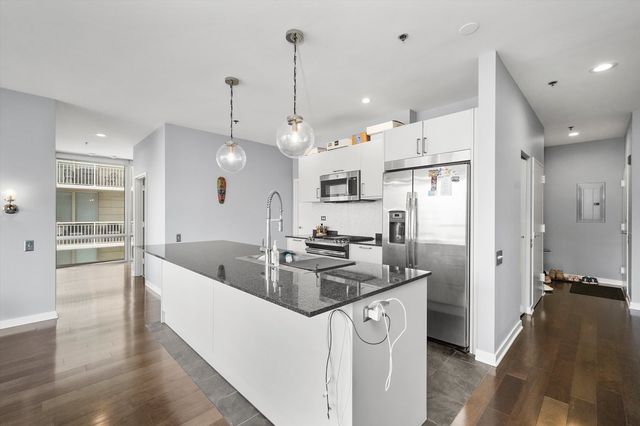 653 N Kingsbury Street 1207, Chicago, IL 60654