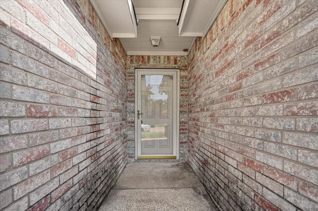 1414 Aviary Drive, Desoto, TX 75115