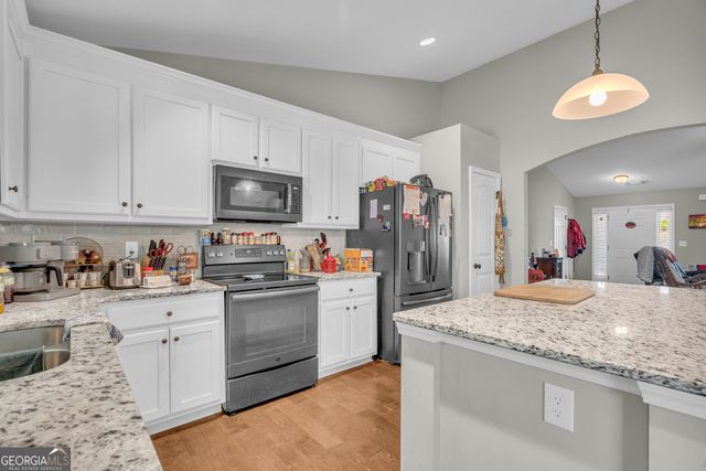 201 Poppyfield Farm Drive, Good Hope, GA 30641