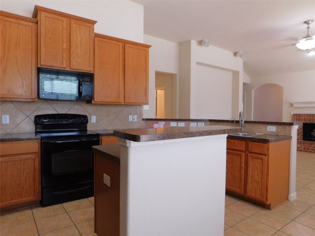 717 Partridge Drive, Aubrey, TX 76227