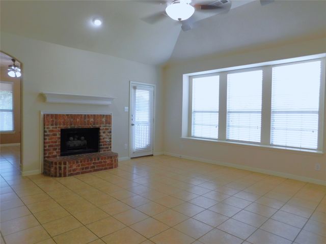 717 Partridge Drive, Aubrey, TX 76227