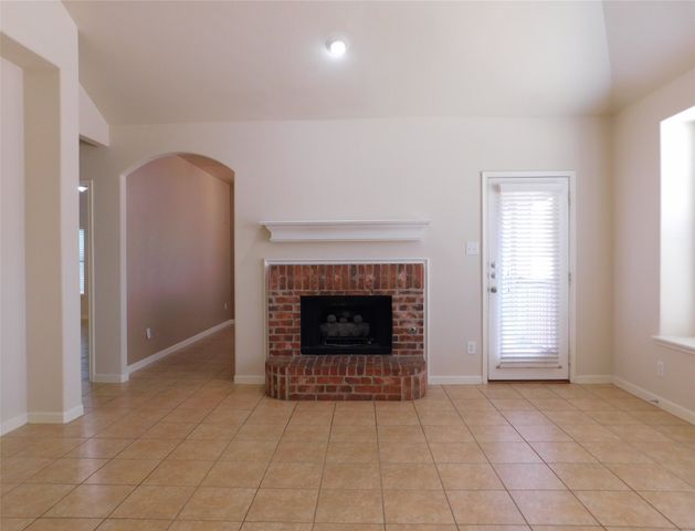 717 Partridge Drive, Aubrey, TX 76227