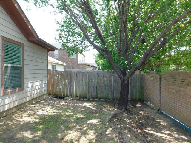 717 Partridge Drive, Aubrey, TX 76227