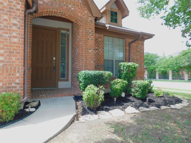 717 Partridge Drive, Aubrey, TX 76227