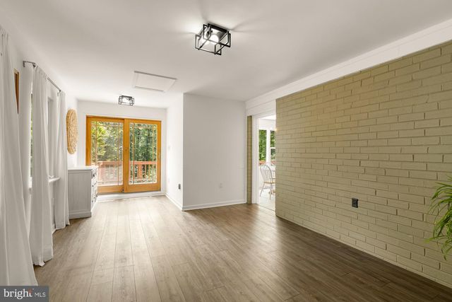 10103 DUNDALK ST, Fairfax, VA 22032
