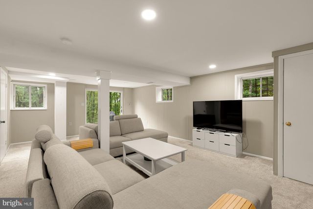10103 DUNDALK ST, Fairfax, VA 22032