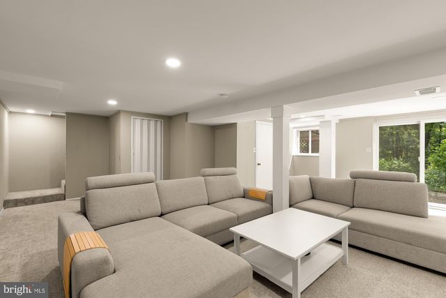 10103 DUNDALK ST, Fairfax, VA 22032