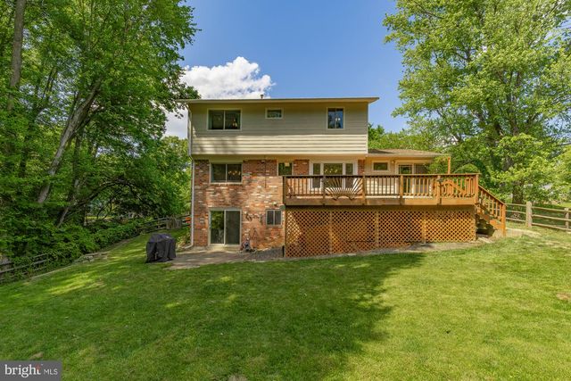 10103 DUNDALK ST, Fairfax, VA 22032