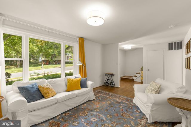 10103 DUNDALK ST, Fairfax, VA 22032