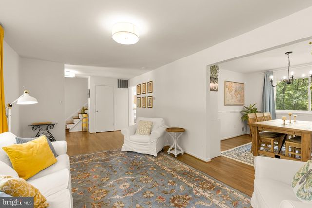 10103 DUNDALK ST, Fairfax, VA 22032