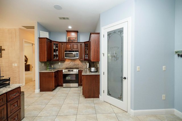 1350 Burman Dr, Turlock, CA 95382