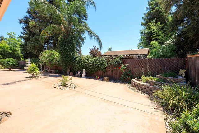 1350 Burman Dr, Turlock, CA 95382