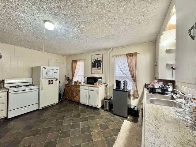 297 -301 East North Street, Geneva City, NY 14456